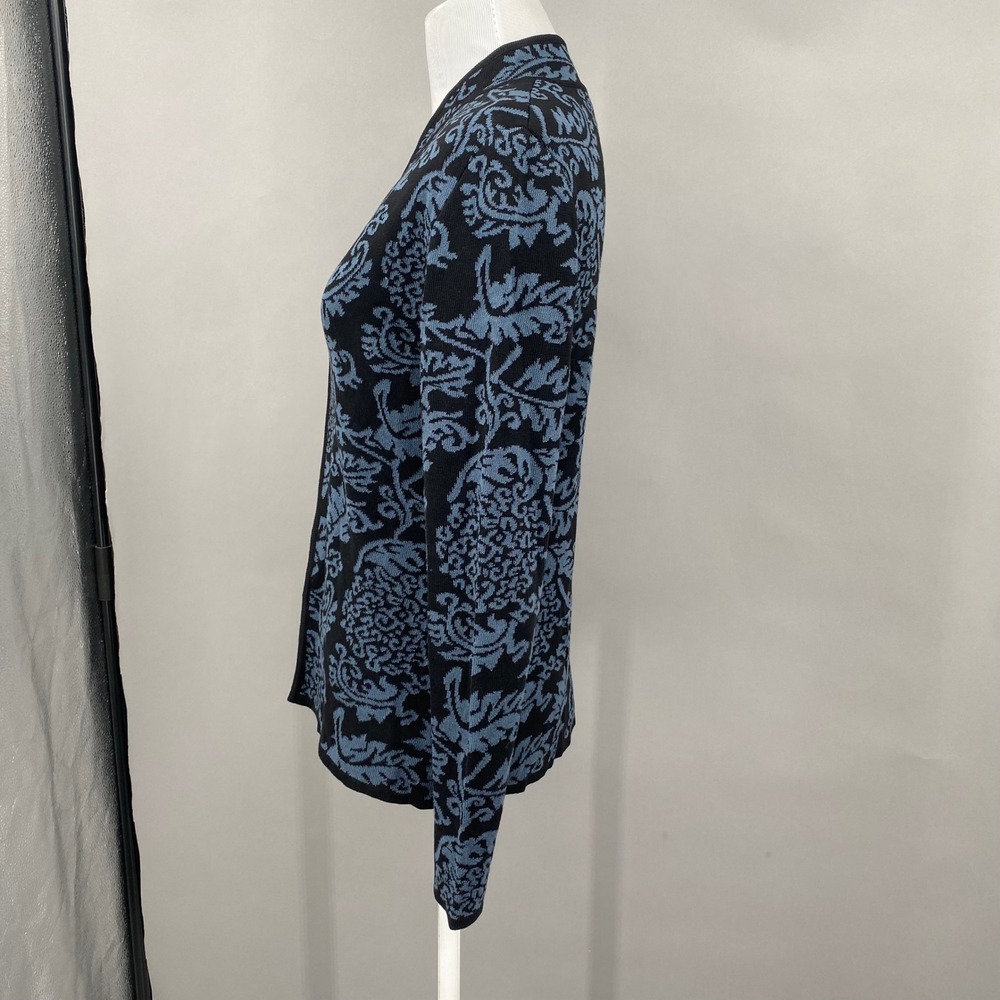 Peruvian Connection Blue Floral Jacquard Damask Cardigan XS
Mandarin Collar - Picture 5 of 11